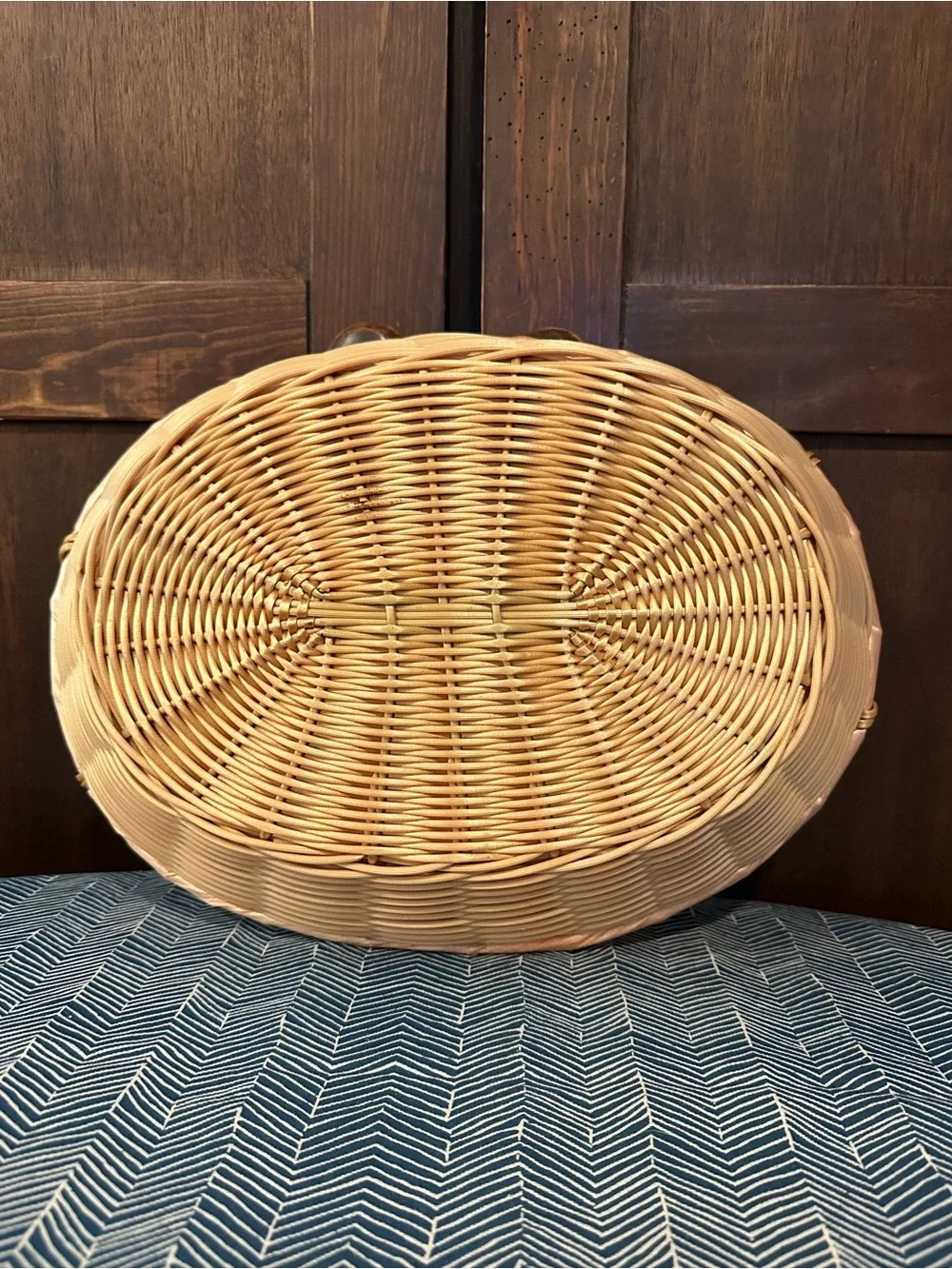 N/A oval woven